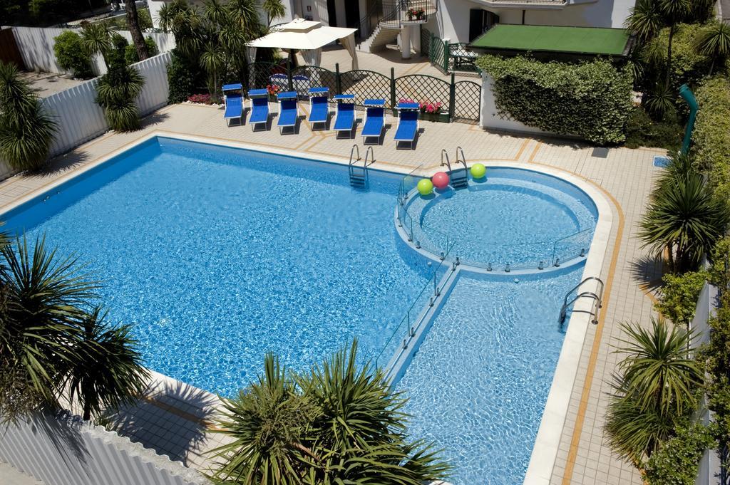 Residence Acquamarina San Benedetto del Tronto Buitenkant foto
