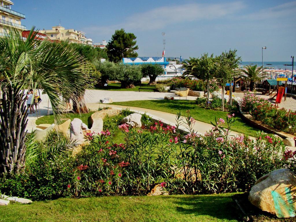 Residence Acquamarina San Benedetto del Tronto Buitenkant foto
