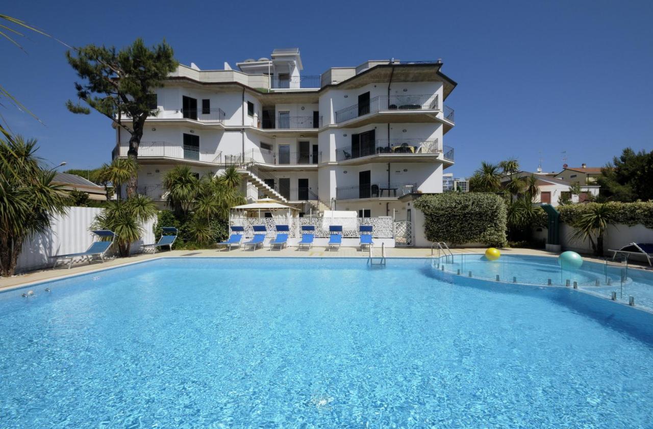 Residence Acquamarina San Benedetto del Tronto Buitenkant foto